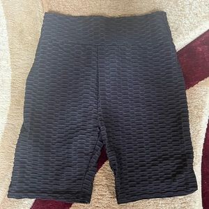 Scrunch butt biker shorts